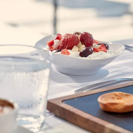 Mr And Mrs White Paros 나오우사