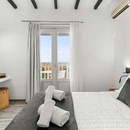 Mr And Mrs White Paros