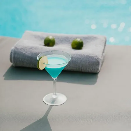 Mr And Mrs White Paros 나오우사