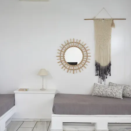 Mr And Mrs White Paros 나오우사