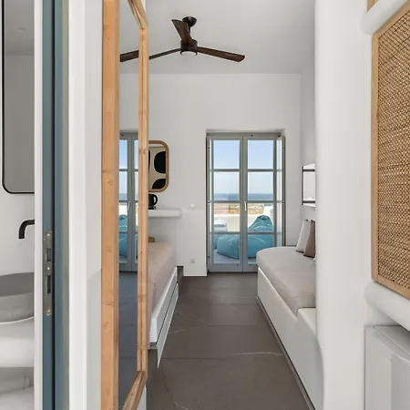 Mr And Mrs White Paros 4*