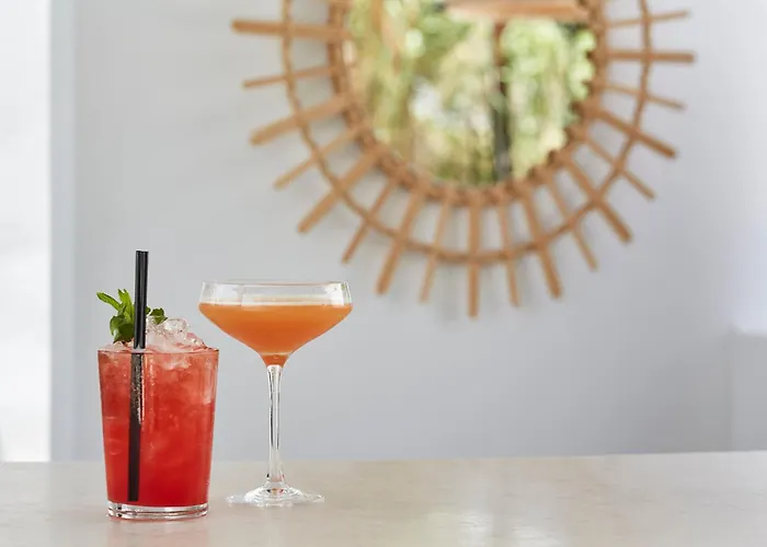 Mr And Mrs White Paros Naousa