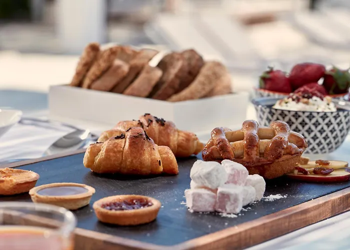 Mr And Mrs White Paros 4*