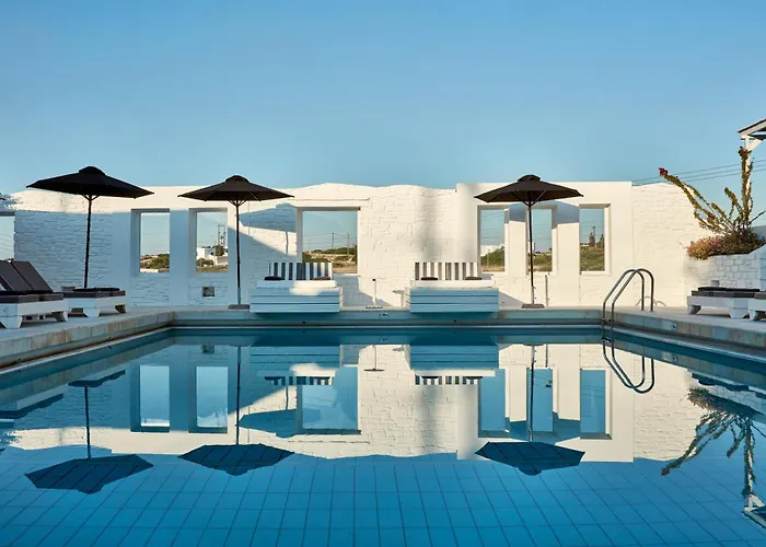 Mr And Mrs White Paros 4* Naousa