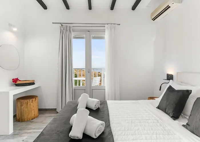 Mr And Mrs White Paros