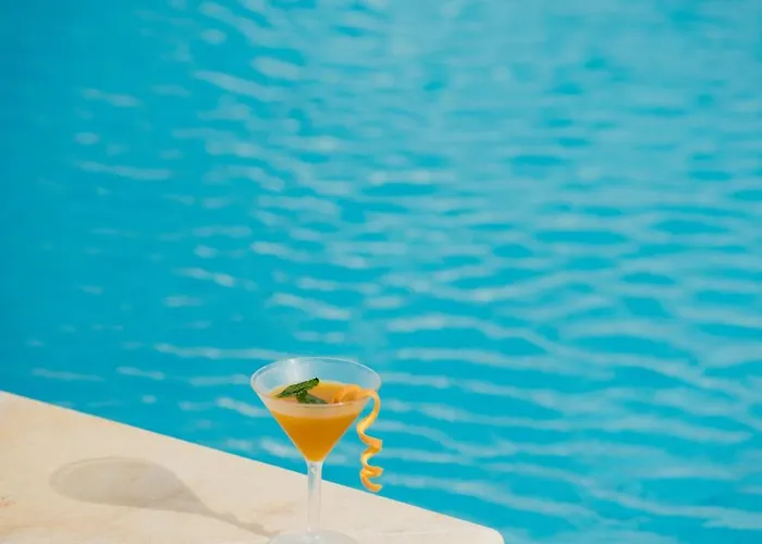 Mr And Mrs White Paros 4* Naousa