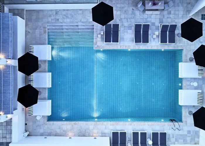 Mr And Mrs White Paros Naousa