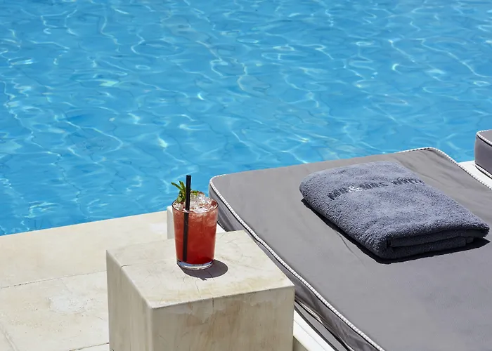 Hotel Mr And Mrs White Paros