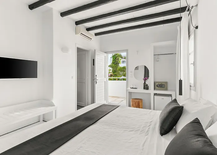 Mr And Mrs White Paros Hotel