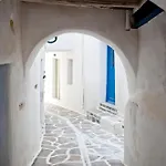 Mr And Mrs White Paros 4* Naousa