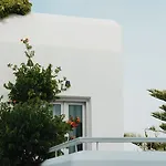 Mr And Mrs White Paros