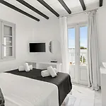 Mr And Mrs White Paros