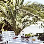Mr And Mrs White Paros Naousa