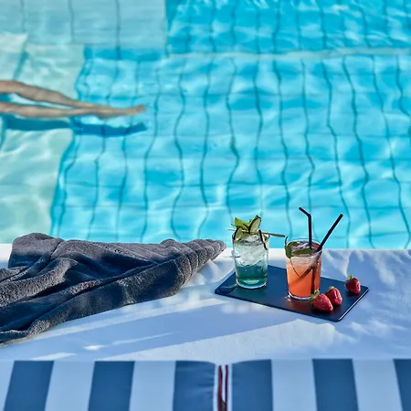 Mr And Mrs White Paros Hotel 4*