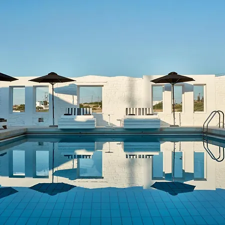 Mr And Mrs White Paros 4* Науса