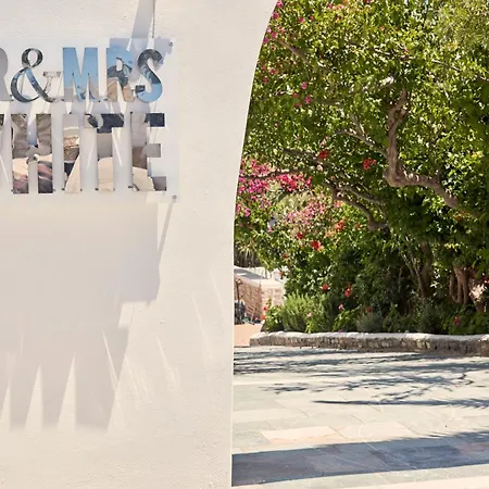 מלון Mr And Mrs White Paros 4*