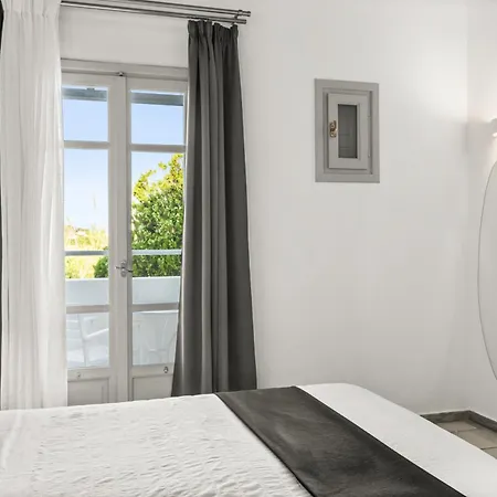 מלון Mr And Mrs White Paros 4*