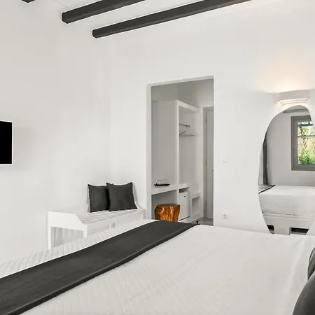 Mr And Mrs White Paros 4*