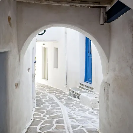 Mr And Mrs White Paros 4*