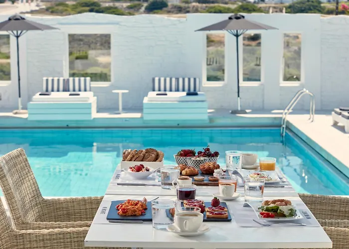 Mr And Mrs White Paros Naoussa