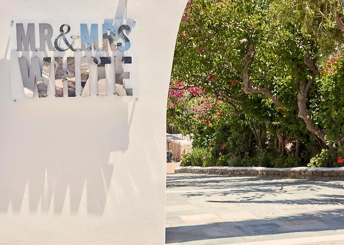 Hotel Mr And Mrs White Paros 4*