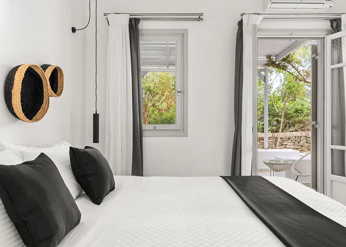 Mr And Mrs White Paros Naousa (Paros)