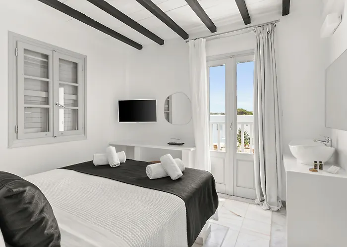 Mr And Mrs White Paros